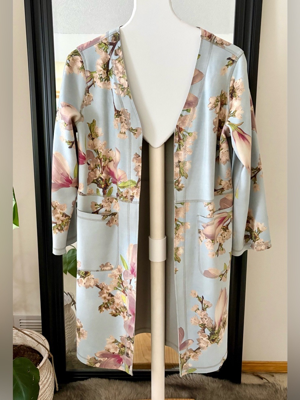 JOAN VASS New York Floral Long Jacket